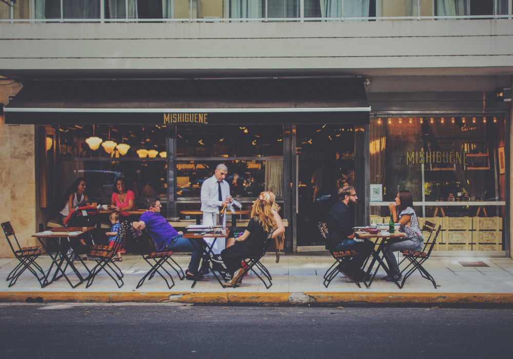 Pourquoi les bars festifs attirent plus de clients en 2026