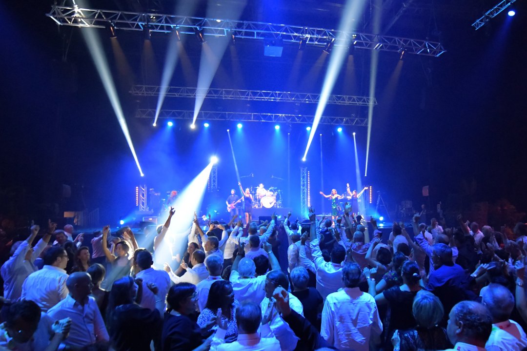 Krystal Live Band
