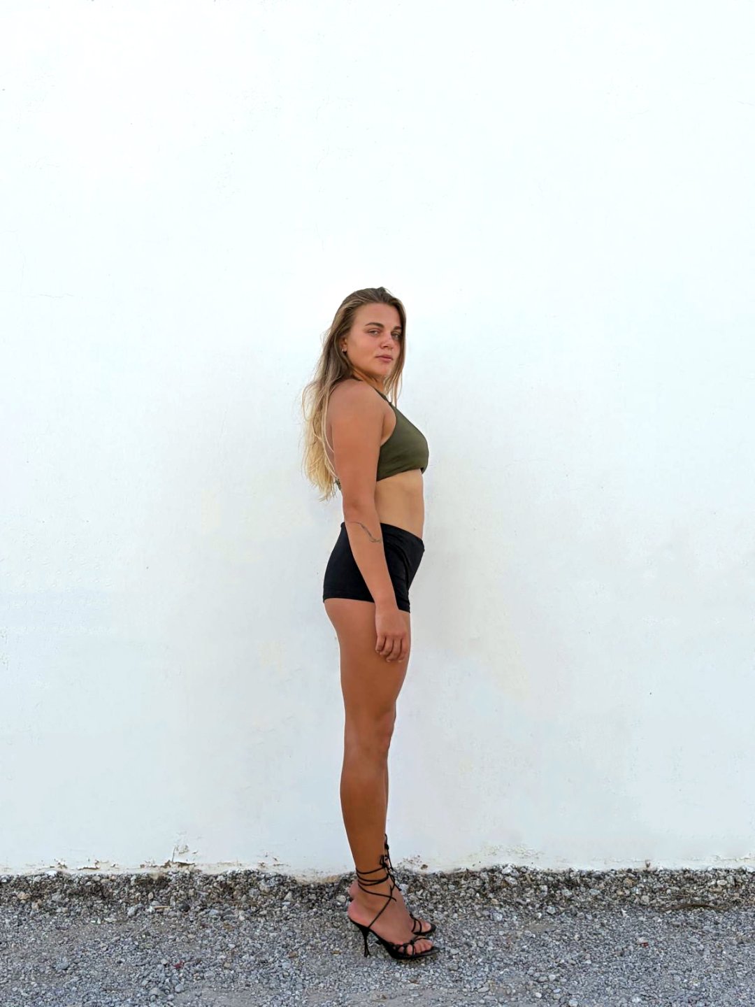 POLAS PLEIN PIED PROFILE DROIT 2 - VALERIYA ZHARKO